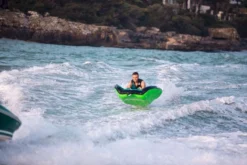 Jobe Revolve Funtube - 1 Persoons 12 Jobe Revolve Funtube - 1 Persoons -Sportuitrusting 230120001 actionshot 3 big resultaat