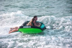 Jobe Revolve Funtube - 2 Persoons 10 Jobe Revolve Funtube - 2 Persoons -Sportuitrusting 230220001 actionshot 5 big resultaat