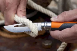 Opinel N°08 Outdoor Zakmes - Oranje -Sportuitrusting 3123840015779 opinel outdoor 8 oranje sfeer3 resultaat