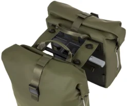 Basil SoHo MIK Dubbele Fietstas - 41 Liter - Donkergroen -Sportuitrusting 860 1200 basil dubbele fietstas soho nordlicht mik 41l mosg 3 1