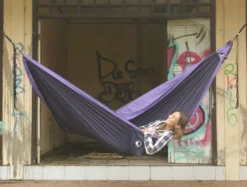 Ticket To The Moon Hangmat 2 Persoons Original Double - Navy Blue/Purple 12 Ticket To The Moon Hangmat 2 Persoons Original Double - Navy Blue/Purple -Sportuitrusting 900 1187 img 2293 1