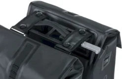 Basil Urban Dry Dubbele MIK Fietstas - 50 Liter - Zwart -Sportuitrusting 900 1348 basil urban dry dubbele fietstas mik 50 liter zwar 2