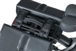 Basil Urban Dry Dubbele MIK Fietstas - 50 Liter - Zwart -Sportuitrusting 900 1348 basil urban dry dubbele fietstas mik 50 liter zwar 5