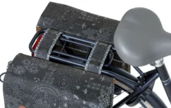 Basil Boheme Dubbele Fietstas - 35 Liter - Zwart 13 Basil Boheme Dubbele Fietstas - 35 Liter - Zwart -Sportuitrusting 900 1348 op de fiets z