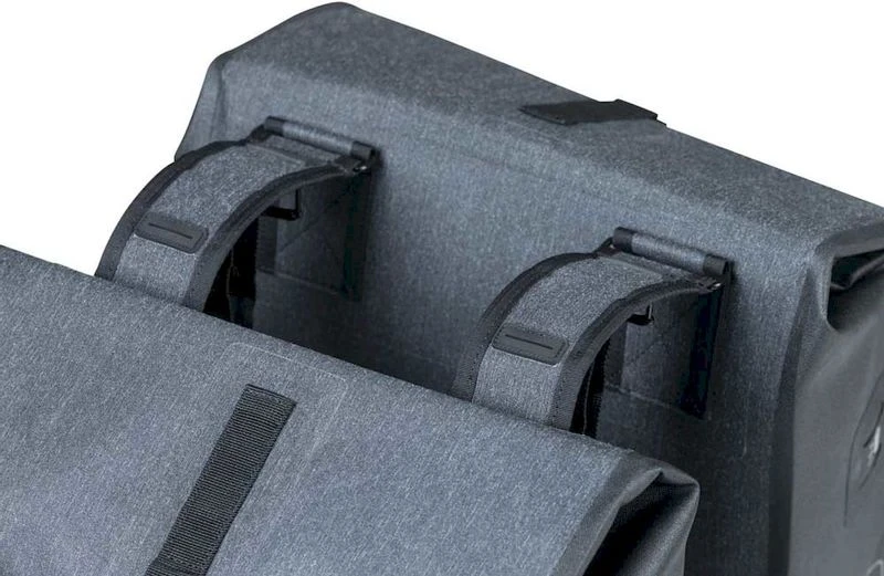 Basil Urban Dry Dubbele Fietstas - 50 Liter - Grijs 4 Basil Urban Dry Dubbele Fietstas - 50 Liter - Grijs - Afbeelding 4