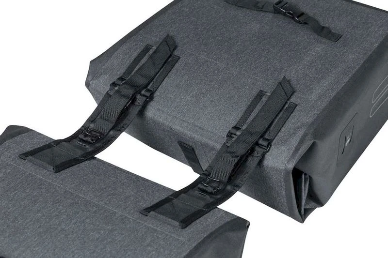 Basil Urban Dry Dubbele Fietstas - 50 Liter - Grijs 5 Basil Urban Dry Dubbele Fietstas - 50 Liter - Grijs - Afbeelding 5