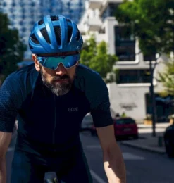 Abus Macator Racefietshelm - Titaan -Sportuitrusting 900 855 macator gleam silver sfeer