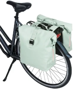 Basil SoHo Dubbele Fietstas - 41 Liter - Lichtgroen -Sportuitrusting 900 886 basil dubbele fietstas soho nordlicht 41l mintgroe 4